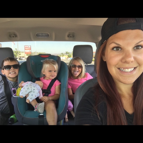 Meet your Posher, Kelsey - Picture 1 of 5